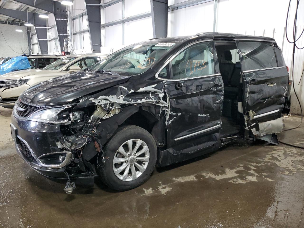 CHRYSLER PACIFICA 2019 2c4rc1bg4kr651798