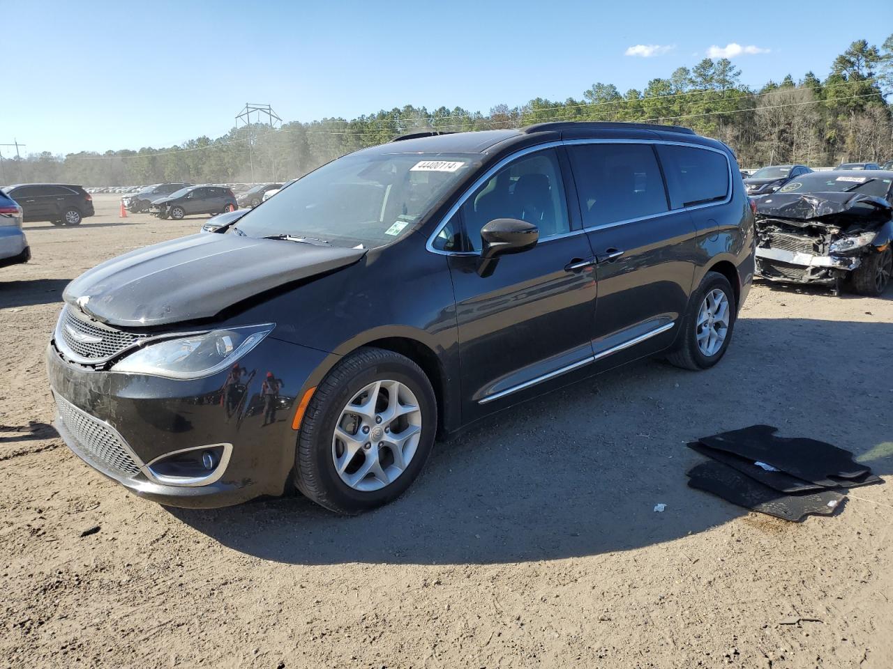 CHRYSLER PACIFICA 2017 2c4rc1bg5hr729126