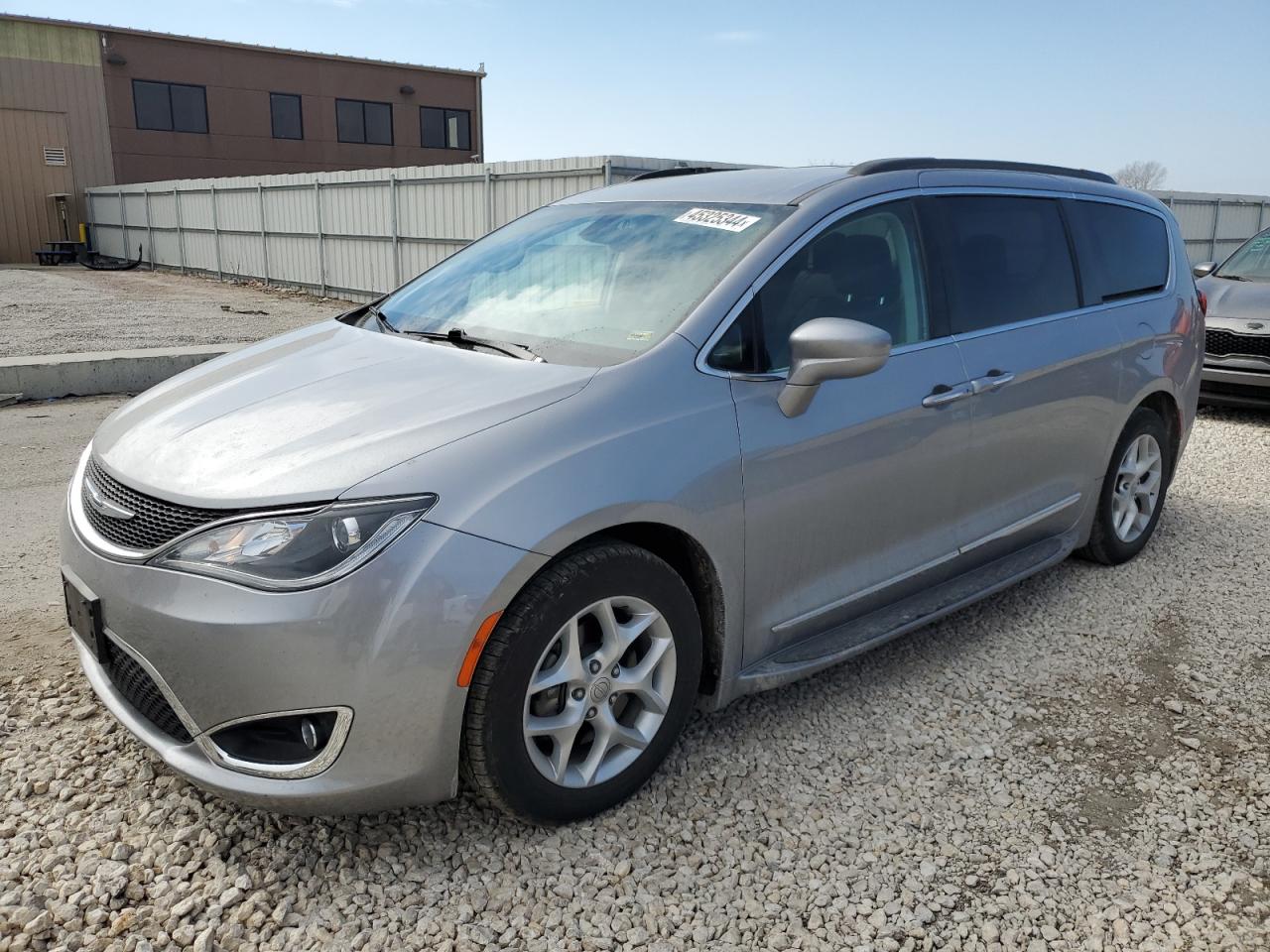 CHRYSLER PACIFICA 2017 2c4rc1bg5hr769688