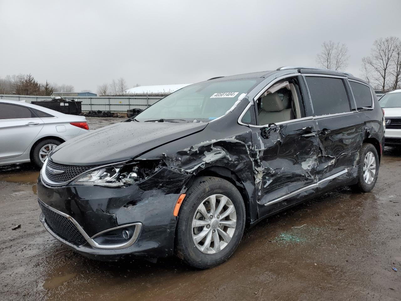 CHRYSLER PACIFICA 2018 2c4rc1bg5jr246709