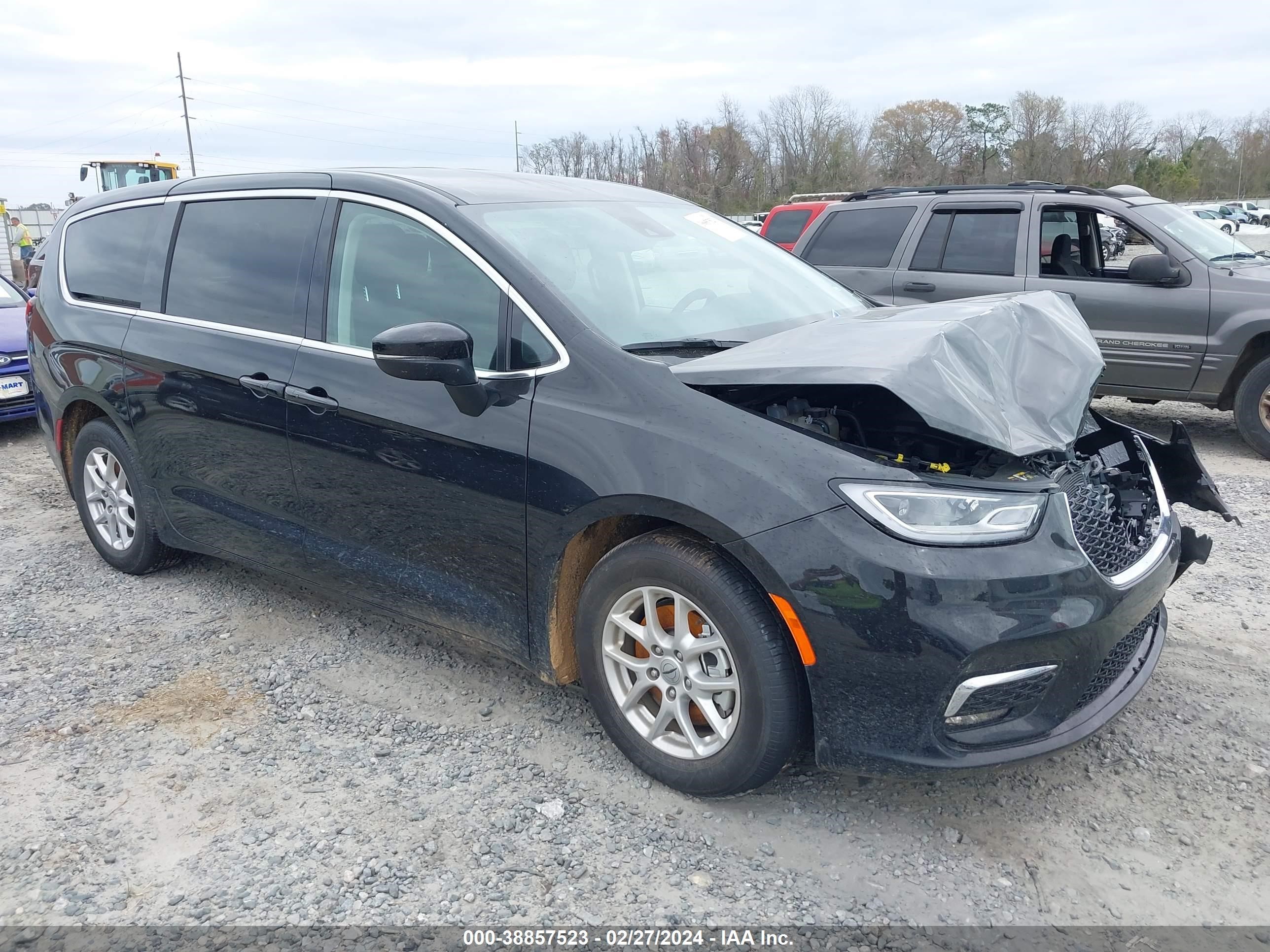 CHRYSLER PACIFICA 2023 2c4rc1bg5pr521309