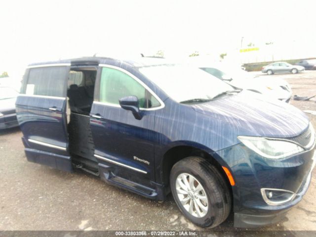 CHRYSLER PACIFICA 2017 2c4rc1bg6hr821202