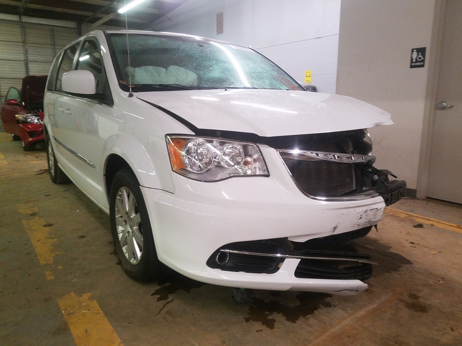 CHRYSLER TOWN &AMP COU 2015 2c4rc1bg7fr546145