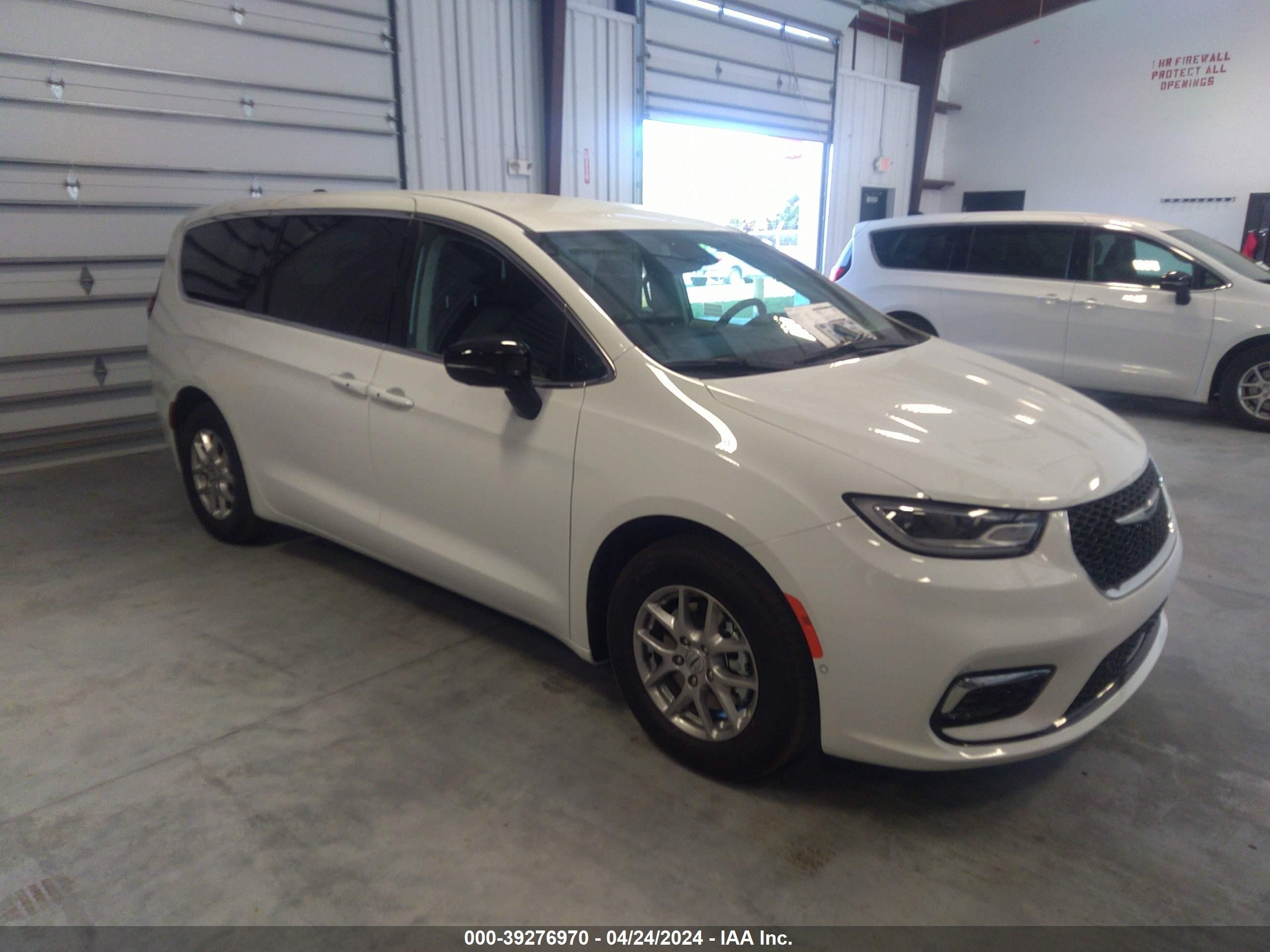 CHRYSLER PACIFICA 2024 2c4rc1bg7rr145781