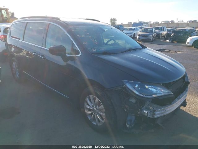 CHRYSLER PACIFICA 2017 2c4rc1bg8hr530071