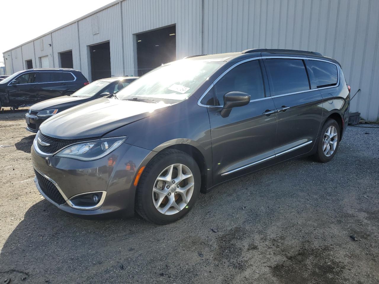 CHRYSLER PACIFICA 2017 2c4rc1bg8hr534315