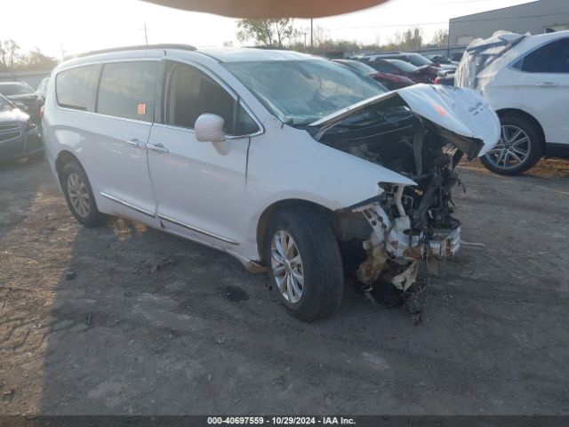 CHRYSLER PACIFICA 2017 2c4rc1bg8hr572398