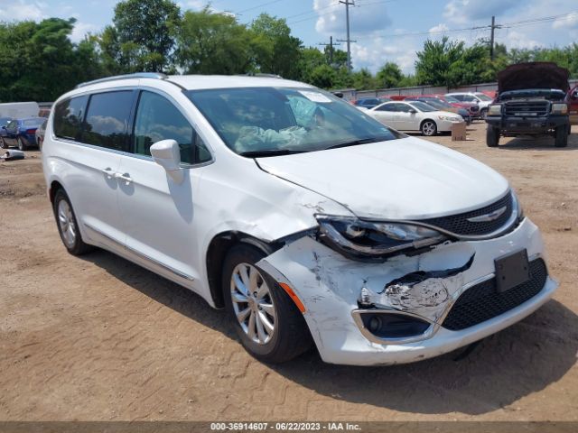 CHRYSLER PACIFICA 2018 2c4rc1bg8jr110090