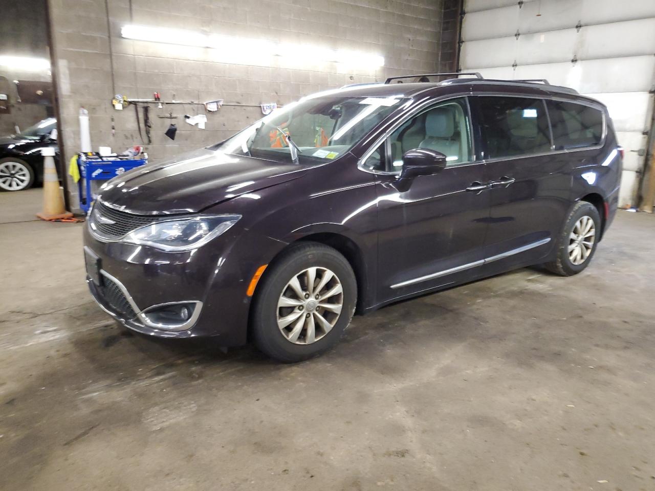 CHRYSLER PACIFICA 2018 2c4rc1bg8jr320897