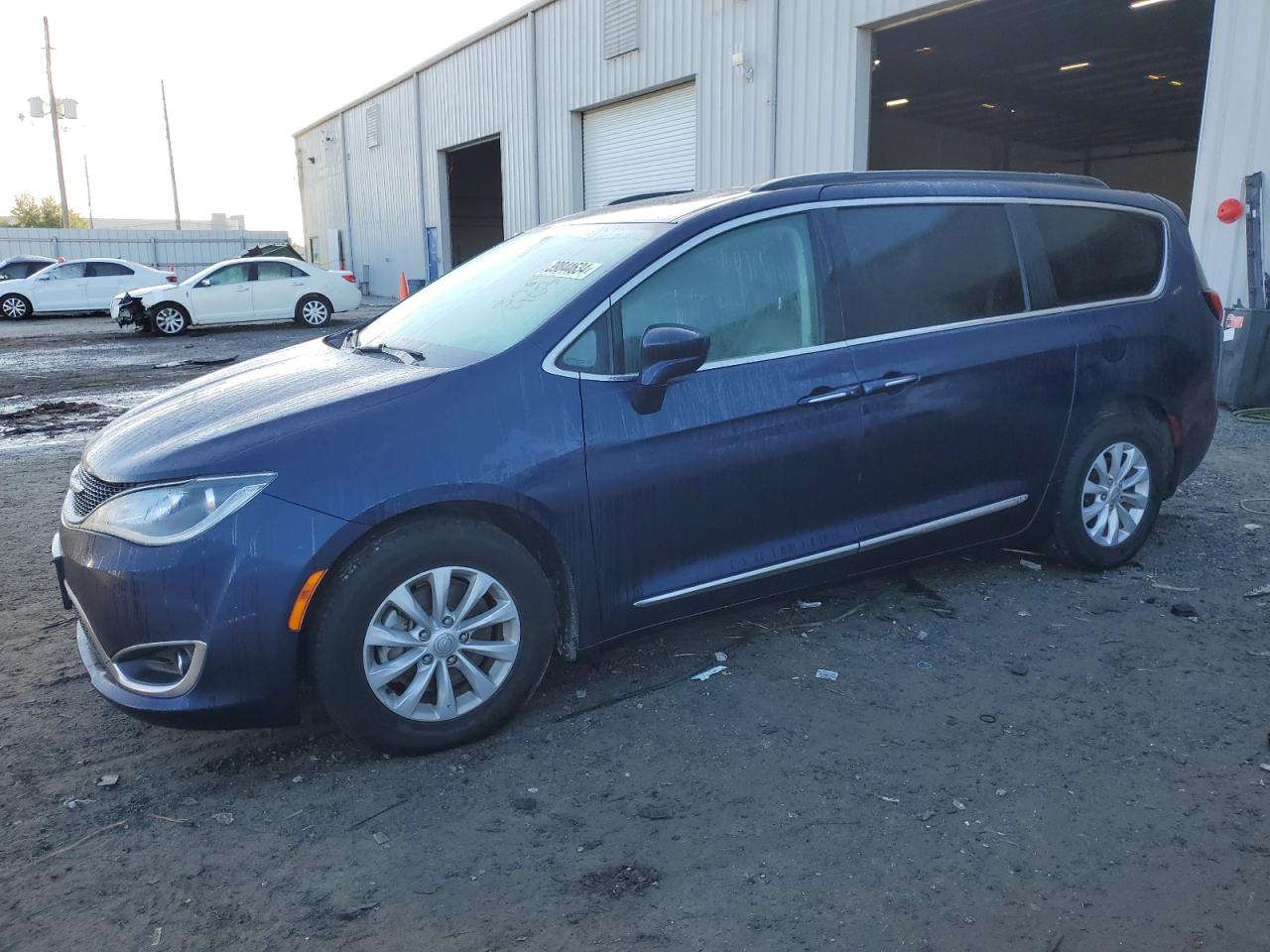 CHRYSLER PACIFICA 2017 2c4rc1bgxhr524529