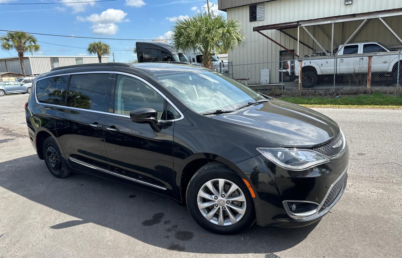 CHRYSLER PACIFICA 2017 2c4rc1bgxhr621780