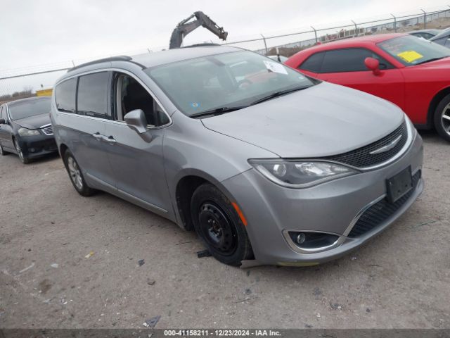 CHRYSLER PACIFICA 2017 2c4rc1bgxhr702648