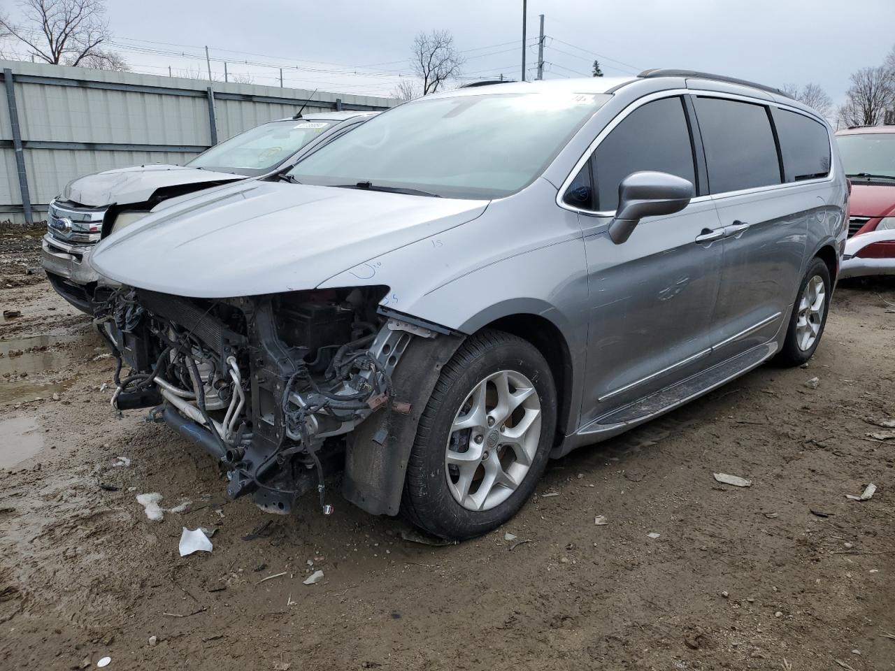 CHRYSLER PACIFICA 2017 2c4rc1bgxhr753017