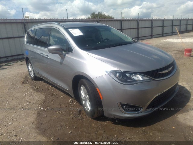 CHRYSLER PACIFICA 2017 2c4rc1bgxjr120460