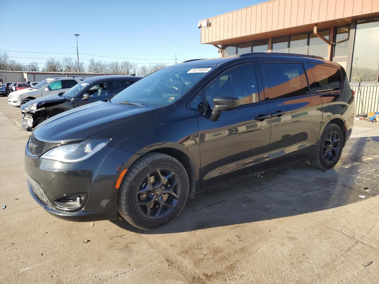 CHRYSLER PACIFICA 2018 2c4rc1bgxjr171957