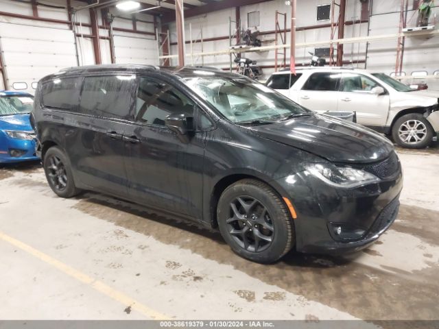 CHRYSLER PACIFICA 2018 2c4rc1bgxjr214354