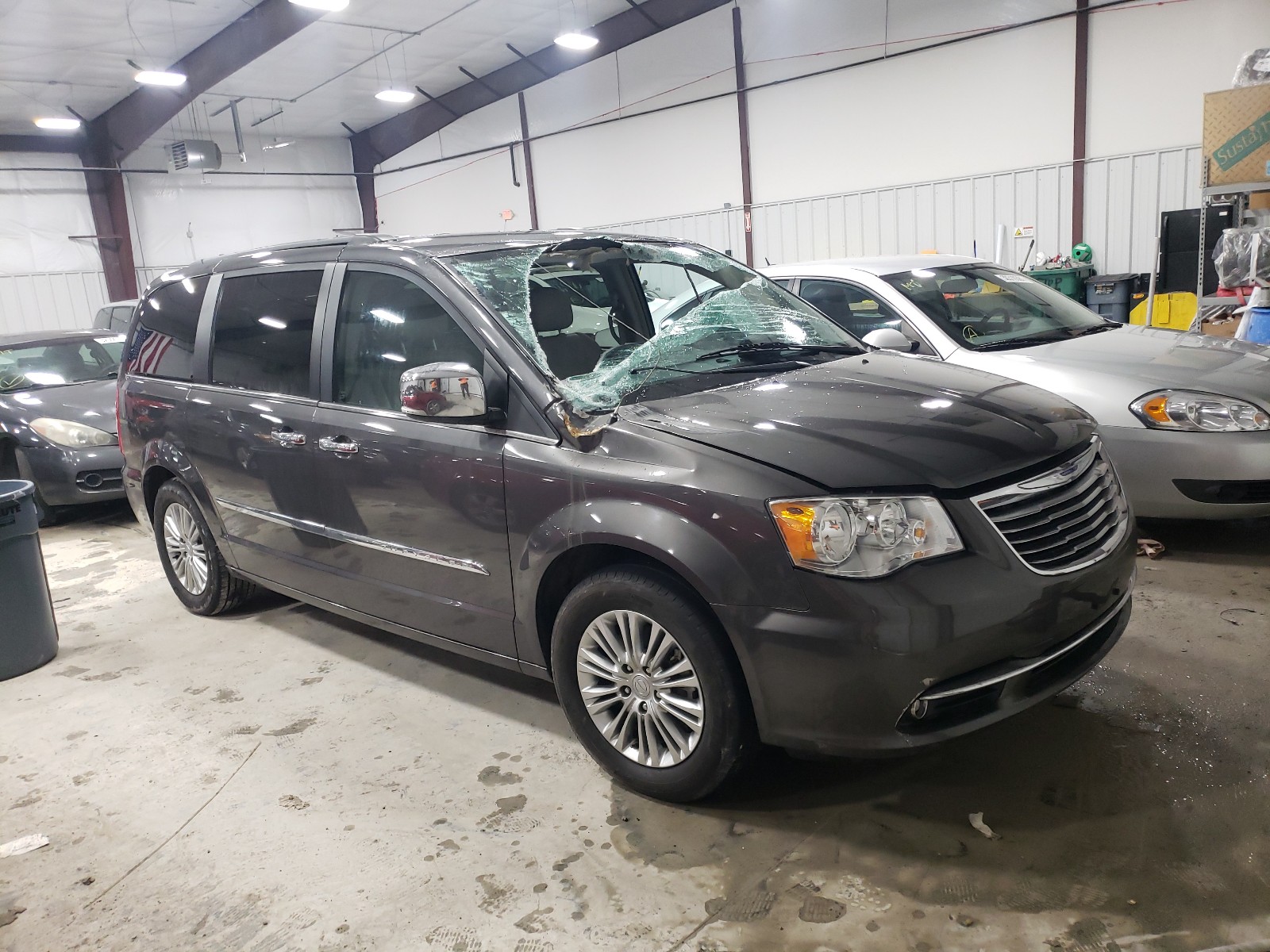 CHRYSLER TOWN &AMP COU 2015 2c4rc1cg4fr577982