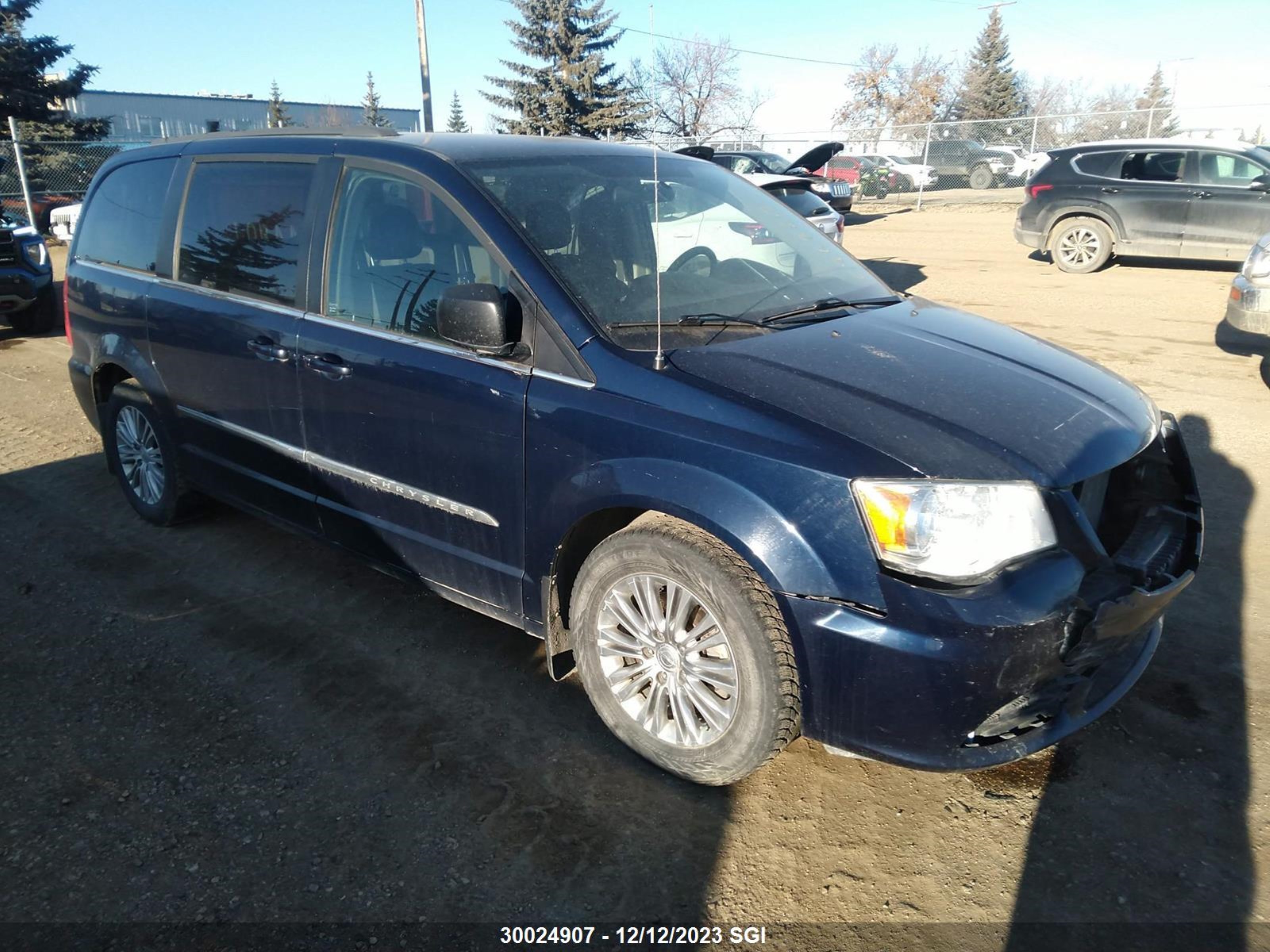 CHRYSLER TOWN & COUNTRY 2015 2c4rc1cg4fr696860