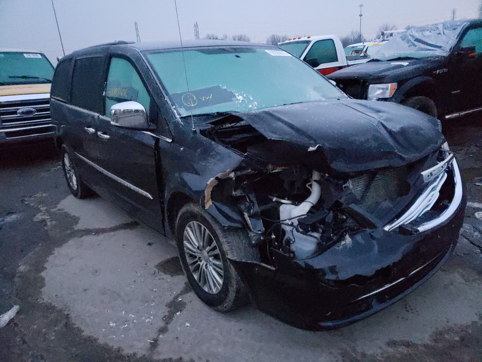 CHRYSLER TOWN &AMP COU 2015 2c4rc1cg6fr506766