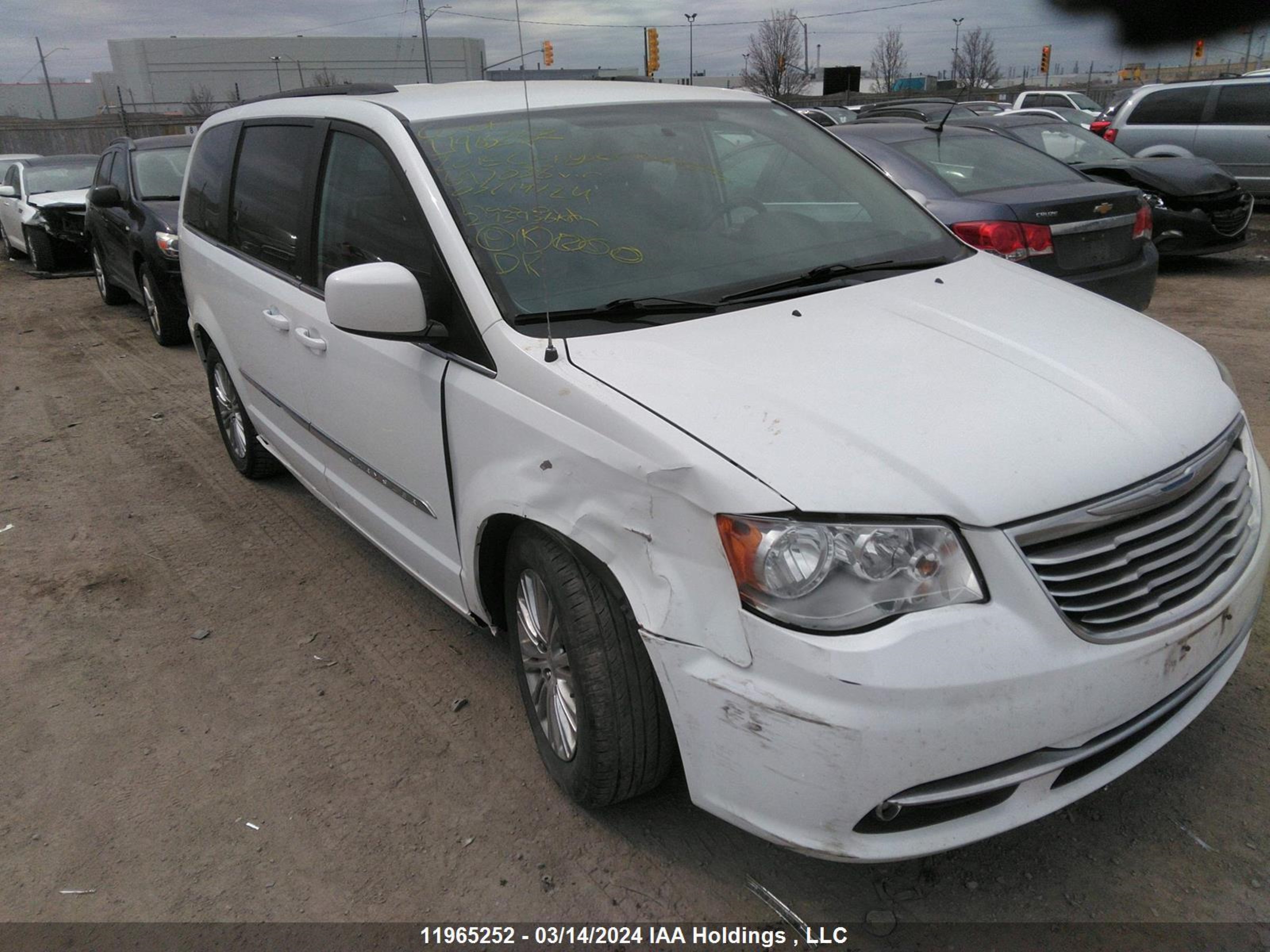 CHRYSLER TOWN & COUNTRY 2015 2c4rc1cg6fr697038