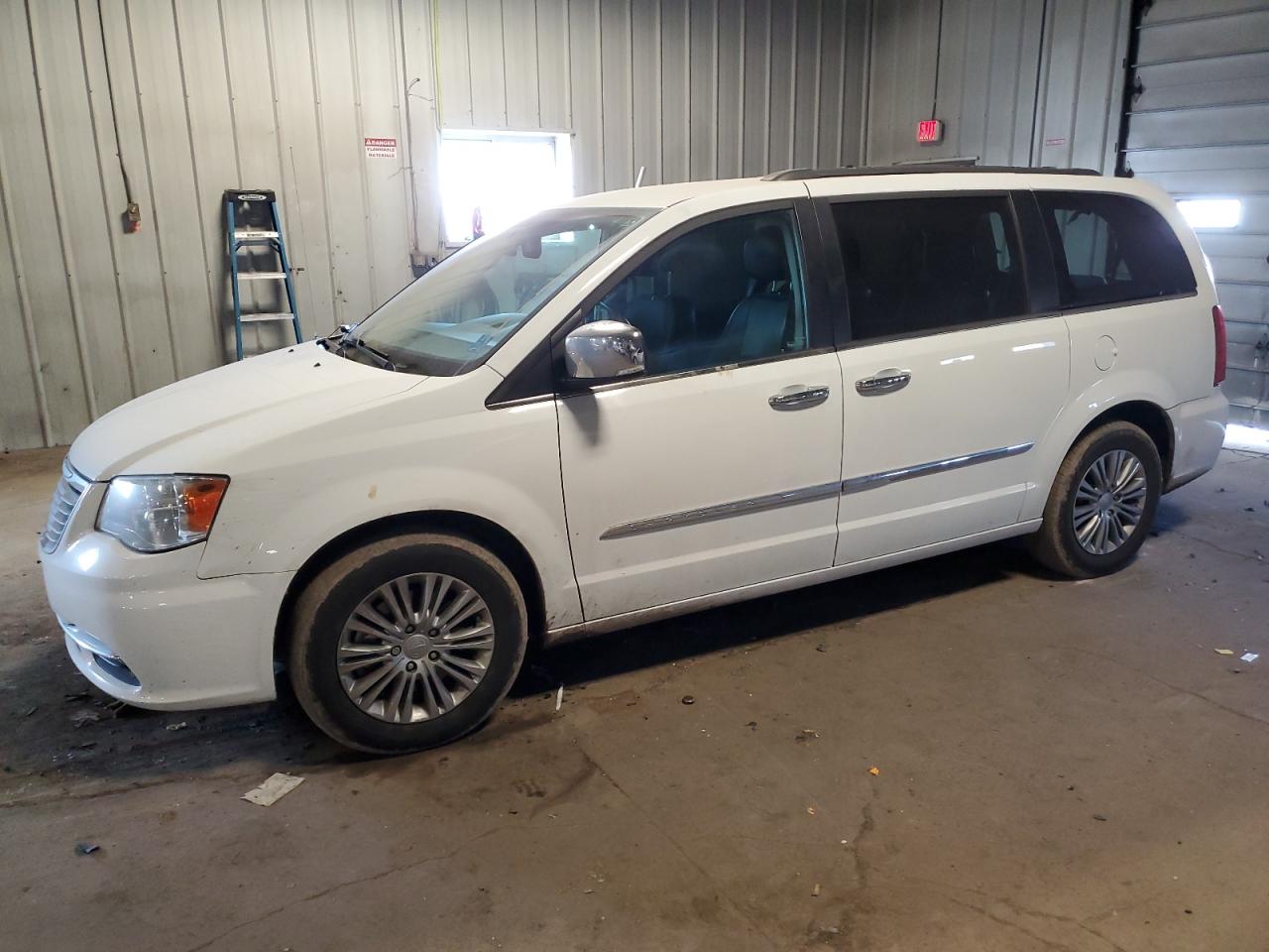 CHRYSLER TOWN & COUNTRY 2016 2c4rc1cg9gr208438