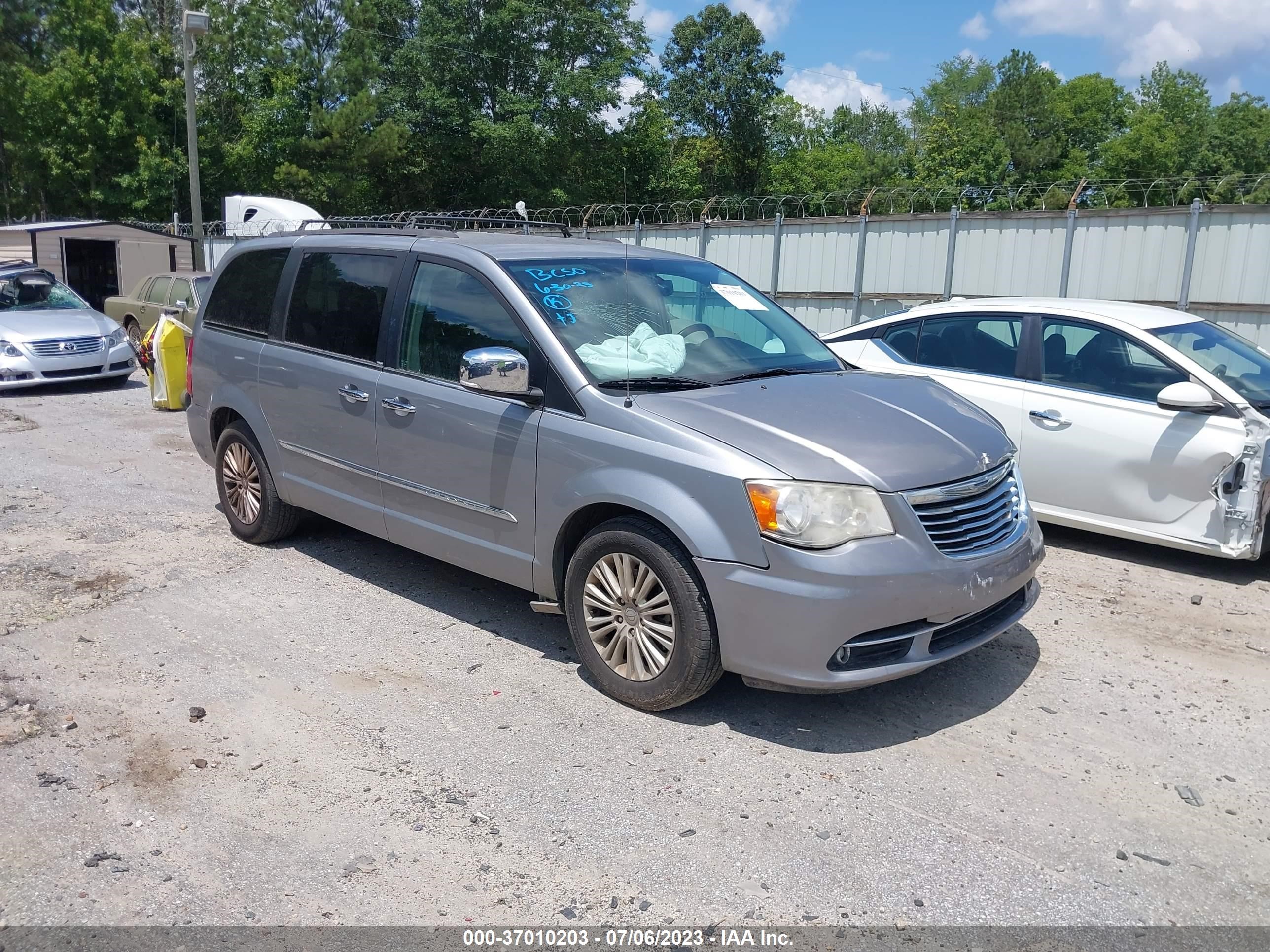 CHRYSLER TOWN & COUNTRY 2013 2c4rc1cgxdr811006