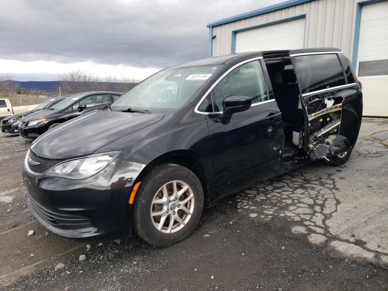 CHRYSLER PACIFICA 2017 2c4rc1dg8hr611455