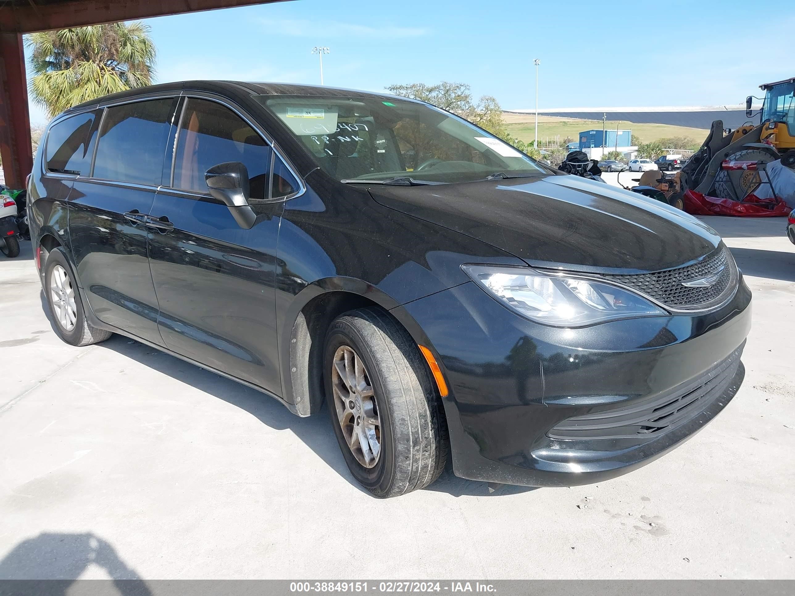 CHRYSLER PACIFICA 2017 2c4rc1dgxhr695407