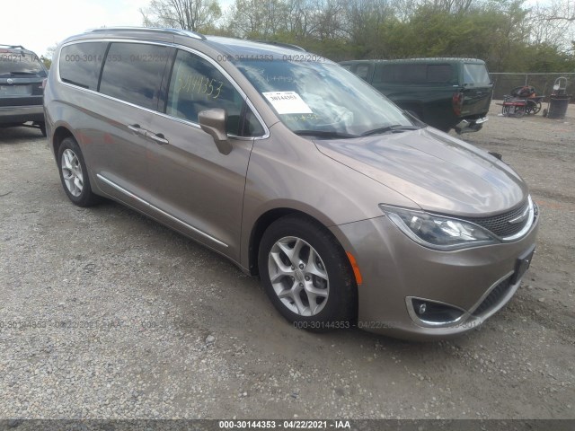 CHRYSLER PACIFICA 2017 2c4rc1eg1hr560301