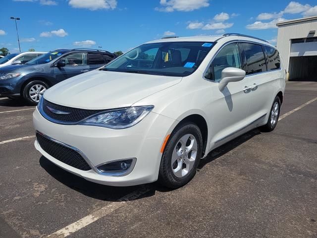 CHRYSLER PACIFICA 2017 2c4rc1eg2hr659290