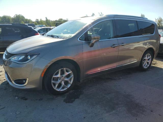 CHRYSLER PACIFICA T 2017 2c4rc1eg2hr803792