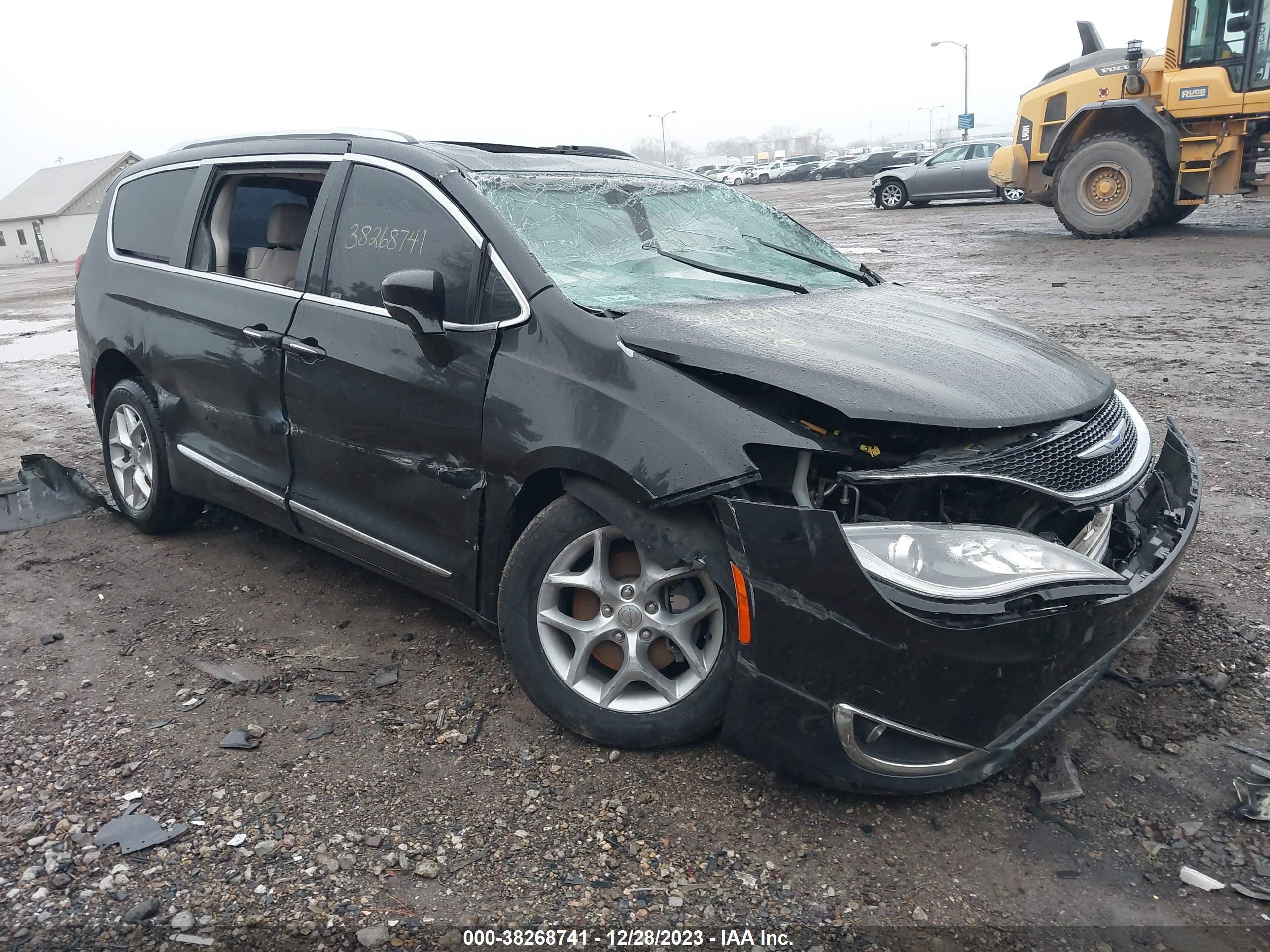 CHRYSLER PACIFICA 2018 2c4rc1eg4jr352581