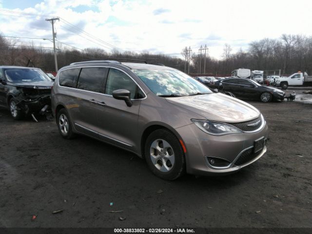 CHRYSLER PACIFICA 2017 2c4rc1eg5hr684183