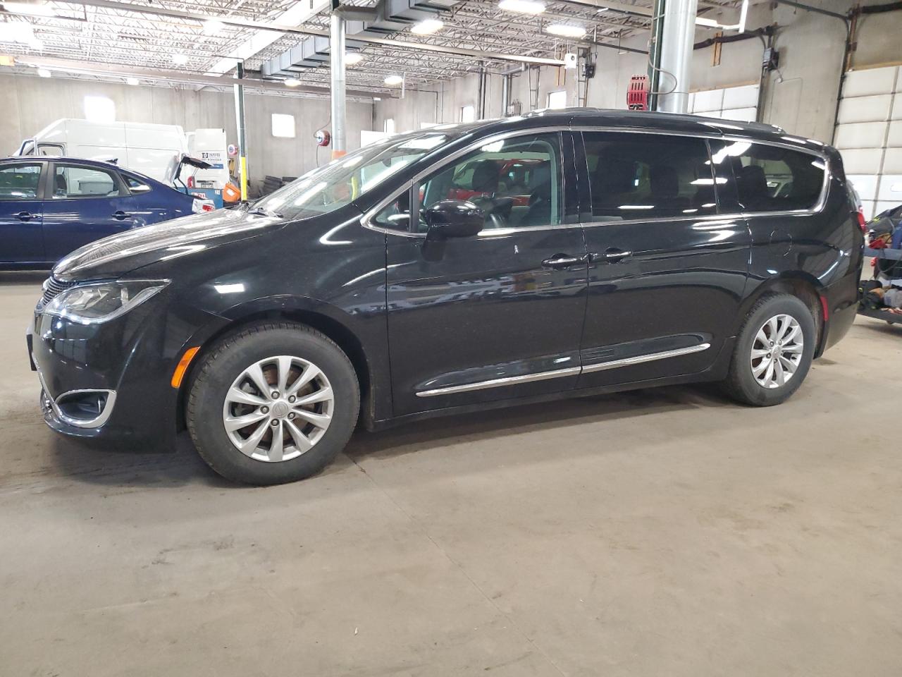 CHRYSLER PACIFICA 2018 2c4rc1eg5jr258029