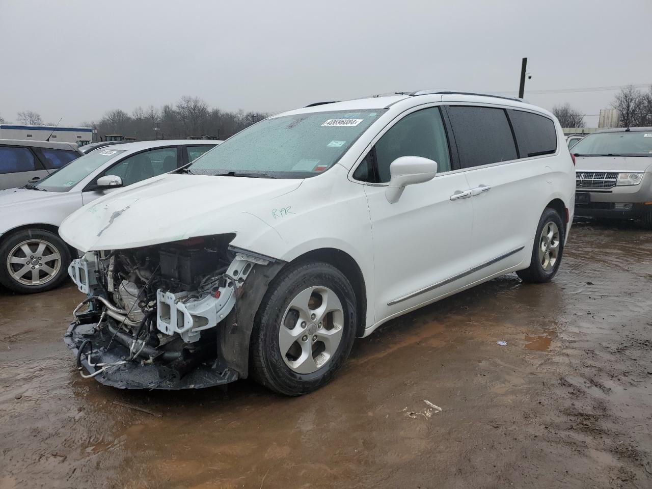 CHRYSLER PACIFICA 2017 2c4rc1eg8hr534312