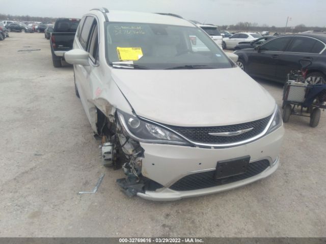 CHRYSLER PACIFICA 2017 2c4rc1eg8hr684176