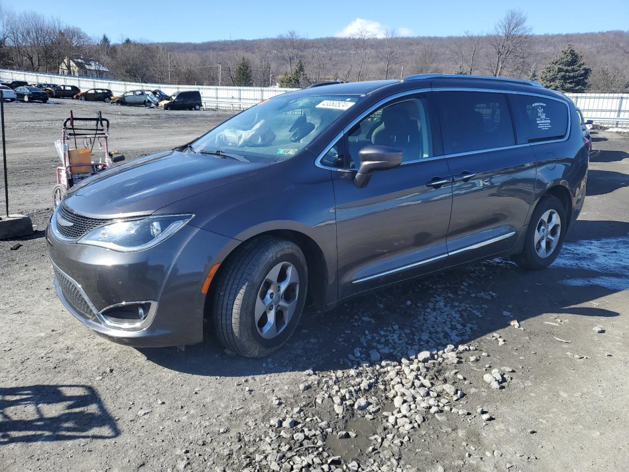 CHRYSLER PACIFICA 2017 2c4rc1eg8hr768191