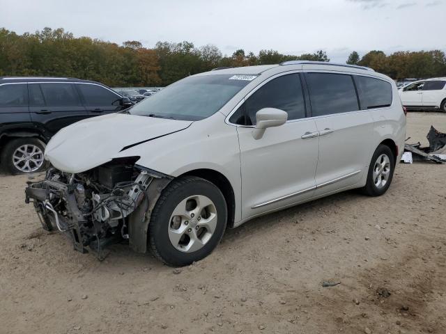 CHRYSLER PACIFICA 2017 2c4rc1eg8hr839471