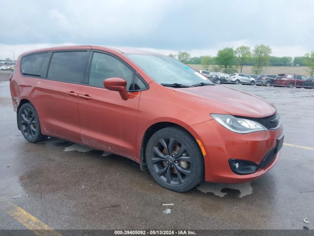 CHRYSLER PACIFICA 2018 2c4rc1fg0jr197963