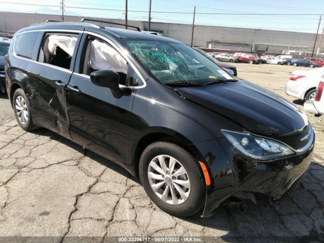 CHRYSLER PACIFICA 2018 2c4rc1fg1jr108353