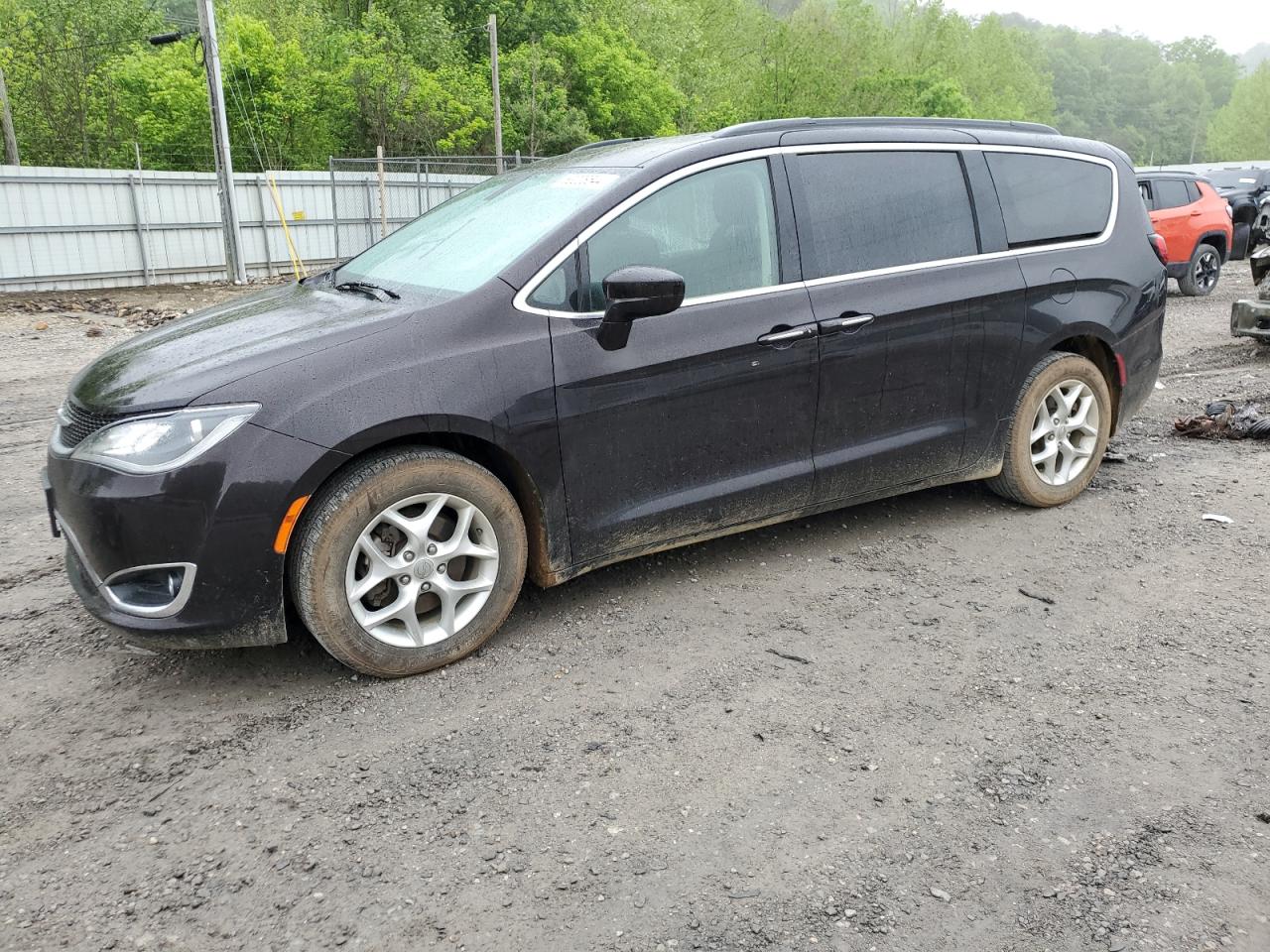 CHRYSLER PACIFICA 2018 2c4rc1fg1jr108997