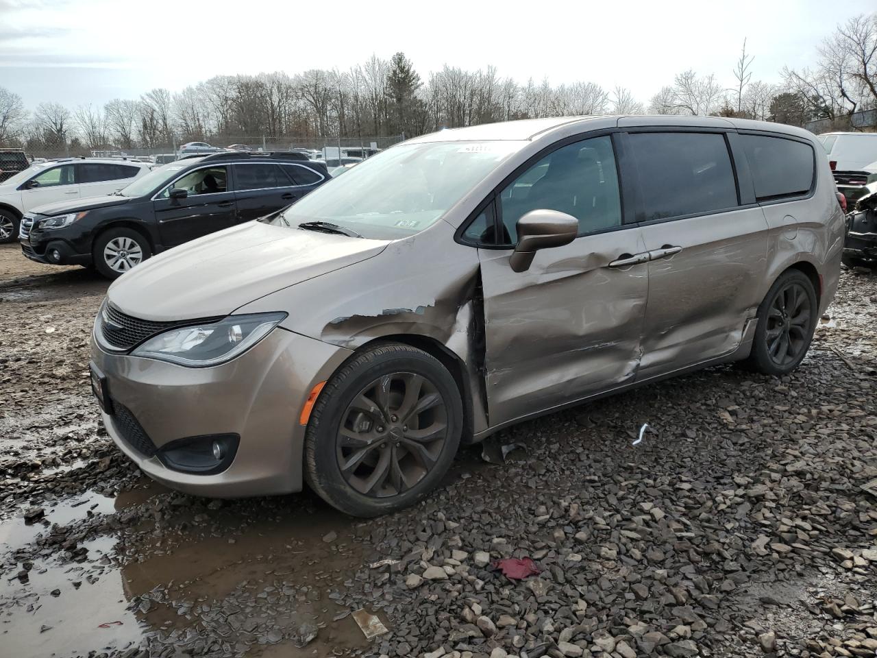 CHRYSLER PACIFICA 2018 2c4rc1fg1jr260469