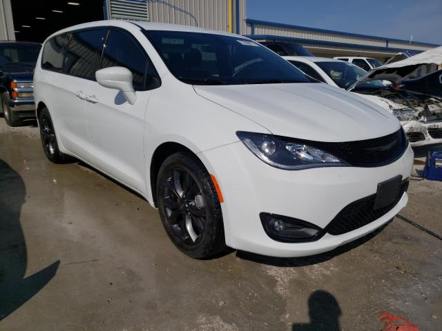 CHRYSLER NULL 2018 2c4rc1fg1jr333646