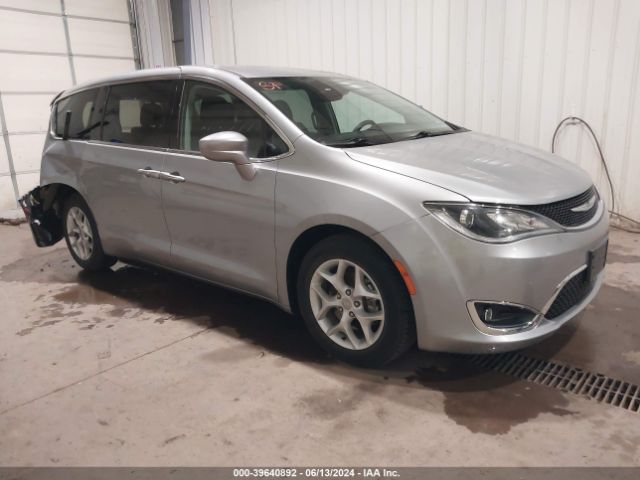 CHRYSLER PACIFICA 2018 2c4rc1fg3jr126238