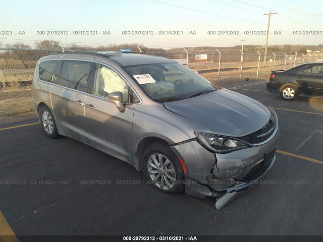 CHRYSLER PACIFICA 2018 2c4rc1fg5jr123423