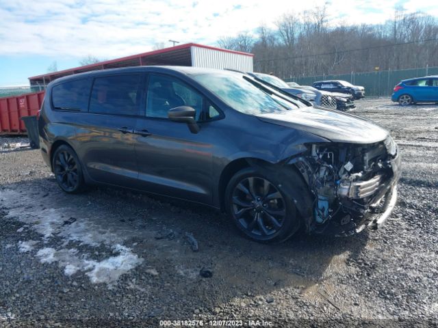 CHRYSLER PACIFICA 2018 2c4rc1fg5jr352166