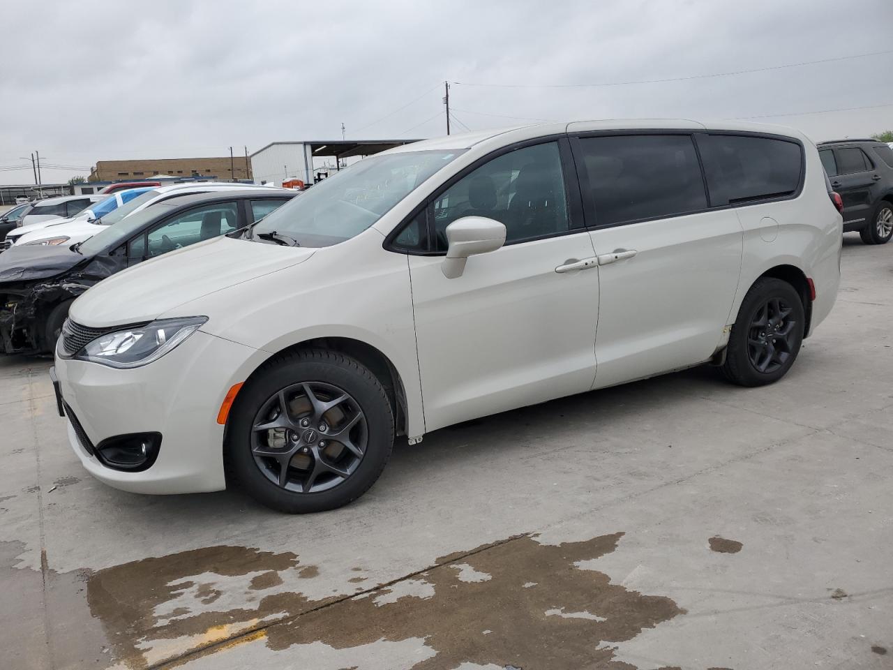 CHRYSLER PACIFICA 2020 2c4rc1fg6lr233030