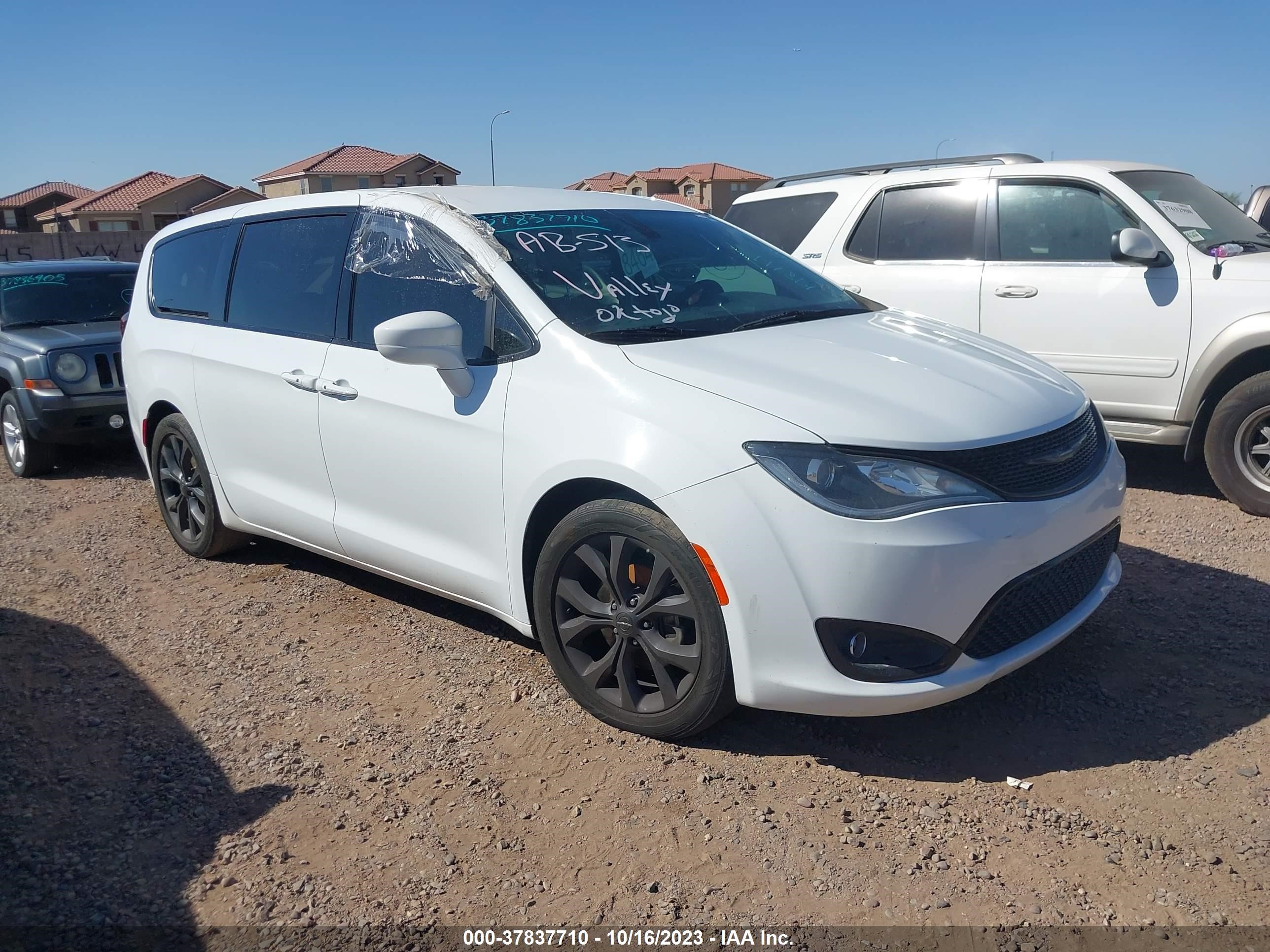 CHRYSLER PACIFICA 2018 2c4rc1fg9jr198111