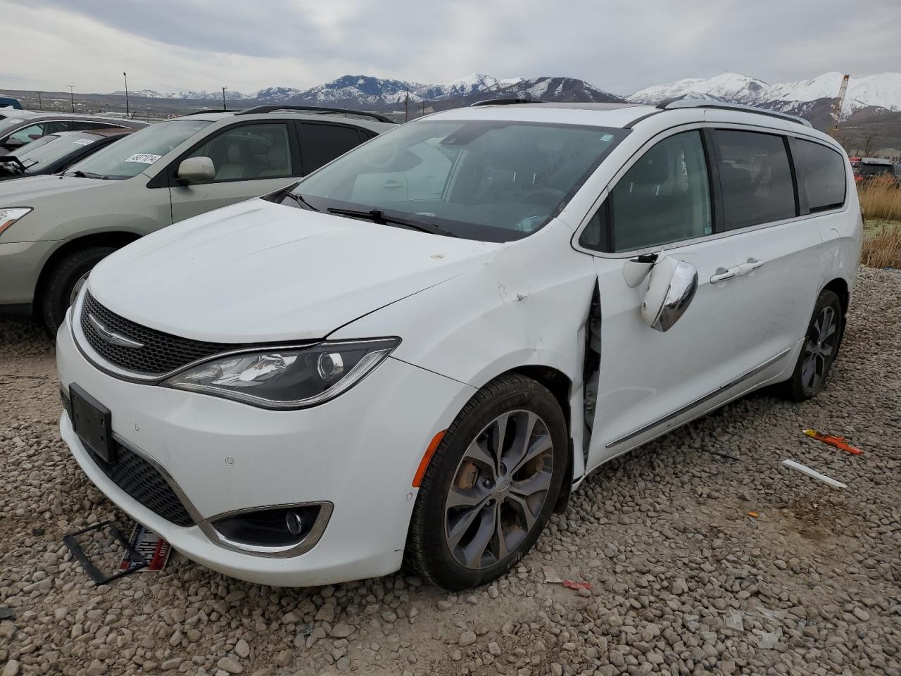 CHRYSLER PACIFICA 2018 2c4rc1gg4jr107664