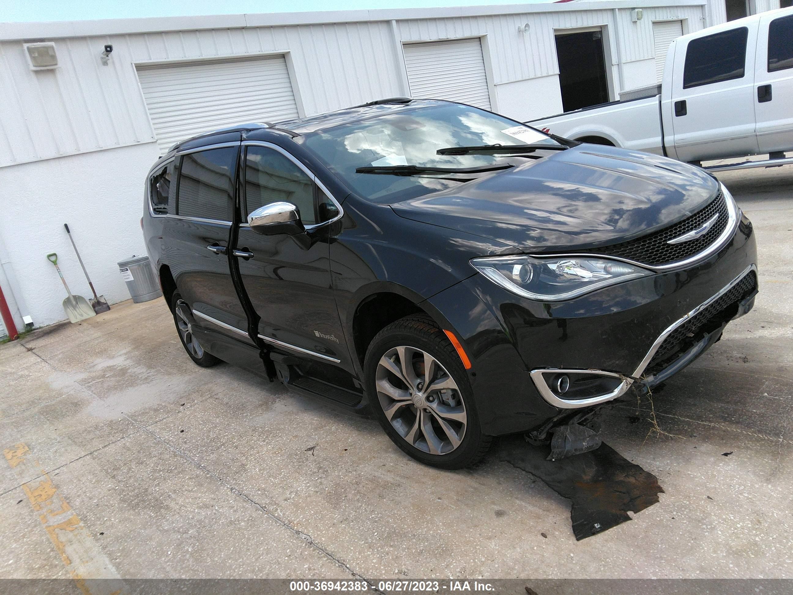 CHRYSLER PACIFICA 2018 2c4rc1gg7jr314890